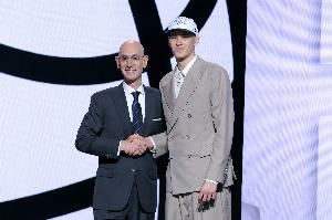 广撒网！篮网四个首轮秀完成夏联首秀 各出手5次&合计20中6