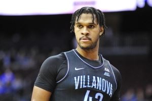 队记：狄克逊不会为湖人出战夏联&正处理脚伤 他的双向合同还没签