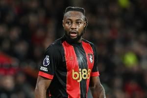 硬气！塞梅诺是近3年来首位在英超客场对利物浦双响的球员