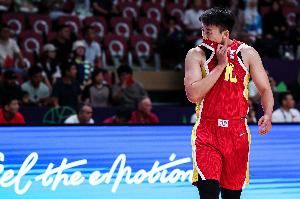 媒体人：中国男篮终于把船从风暴里开出来 一代人有一代人的长征