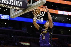 因右手腕扭伤退赛！雷迪克：海斯X光结果阴性 周日应会有伤情更新