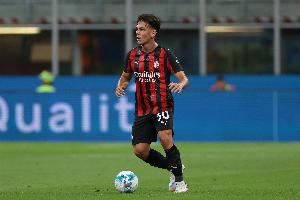 隆戈:亚沙里进行个性化训练,明日他与埃斯图皮尼安将参加合练