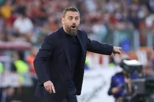斯基拉:热那亚将在今天任命新帅,瓦诺利和德罗西是候选