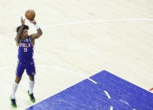 急先锋!乌布雷11中7得到18分3板2助2断2帽 三分4中2